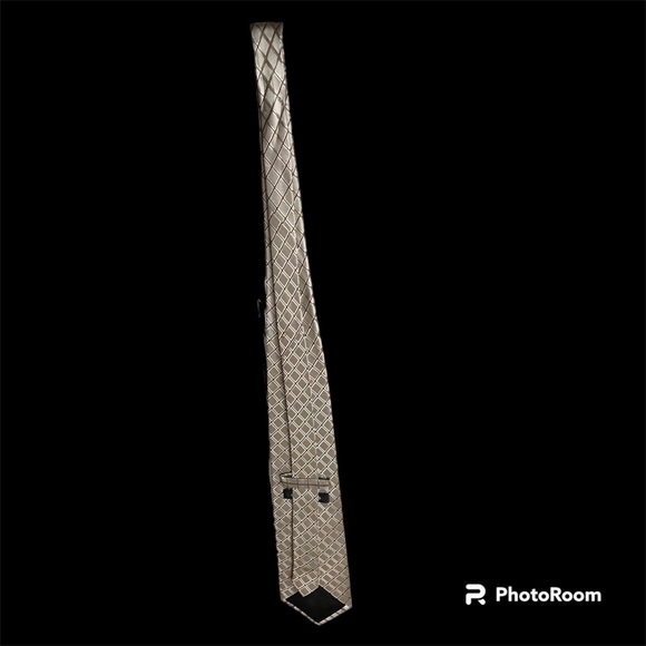 Claiborne neck tie - 100% silk - Picture 3 of 3